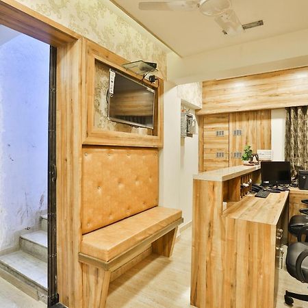 אחמדאבאד Oyo 24950 Hotel Shree Balaji Residency מראה חיצוני תמונה