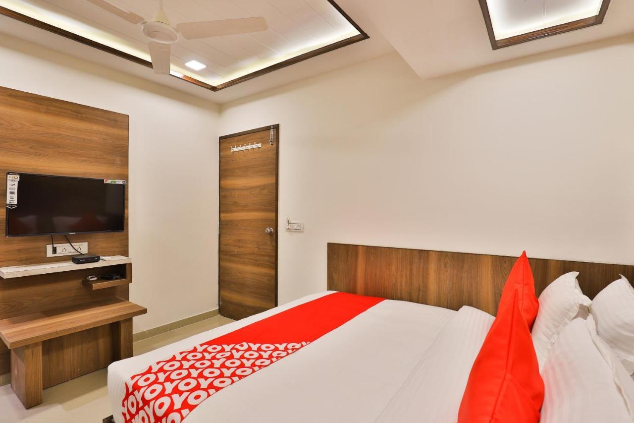 אחמדאבאד Oyo 24950 Hotel Shree Balaji Residency מראה חיצוני תמונה