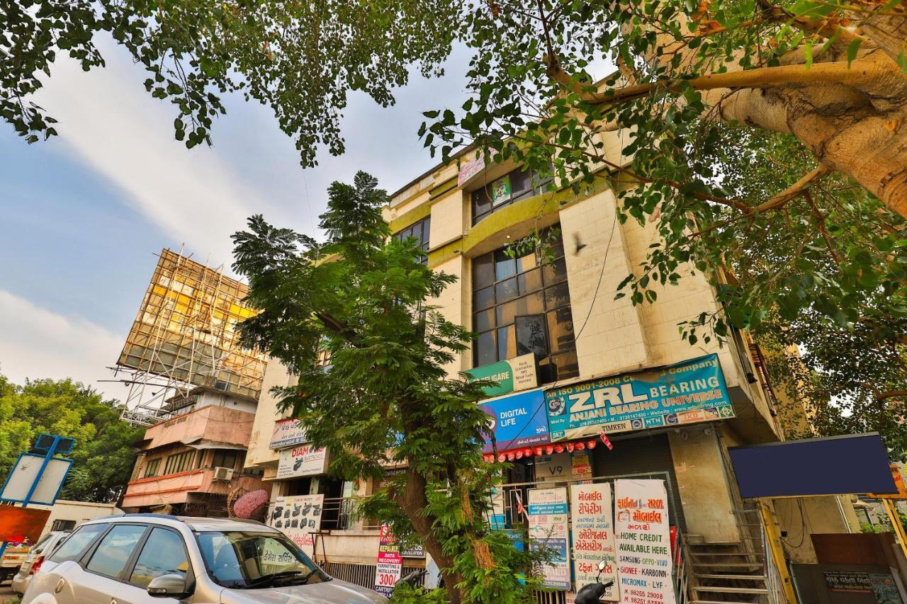 אחמדאבאד Oyo 24950 Hotel Shree Balaji Residency מראה חיצוני תמונה
