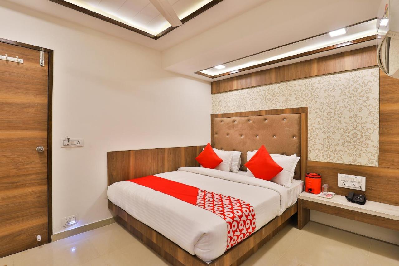 אחמדאבאד Oyo 24950 Hotel Shree Balaji Residency מראה חיצוני תמונה